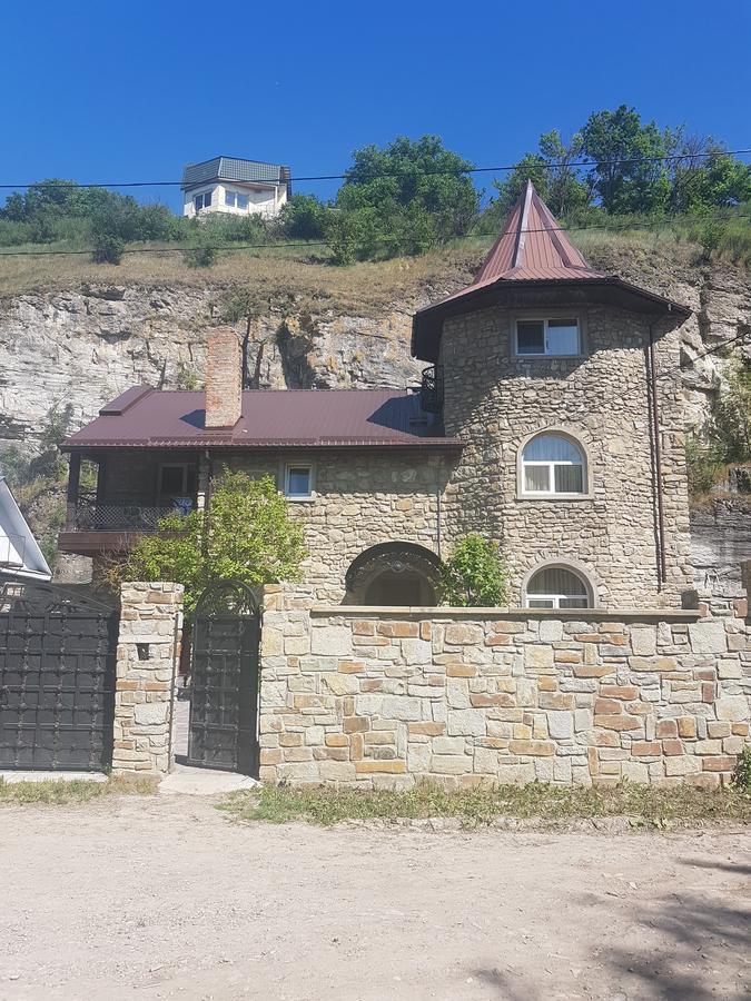 Smotrytska Vezha Hotell Kamenets-Podolsk Eksteriør bilde